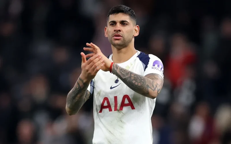 كريستيان روميرو يكشف موقفه من البقاء مع توتنهام بعد الإقصاء الأوروبي